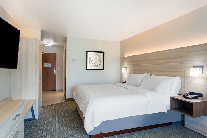 Room 5 of 38