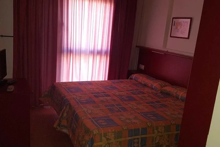 Room 5 of 14