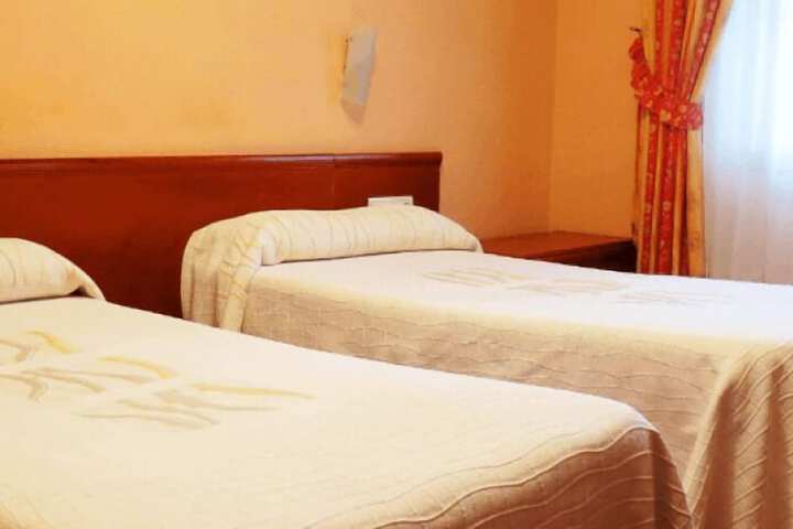 Room 6 of 38