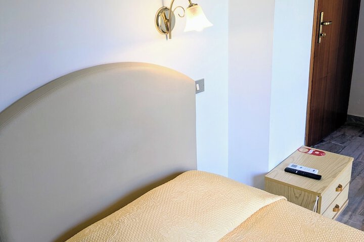 Room 51 of 204