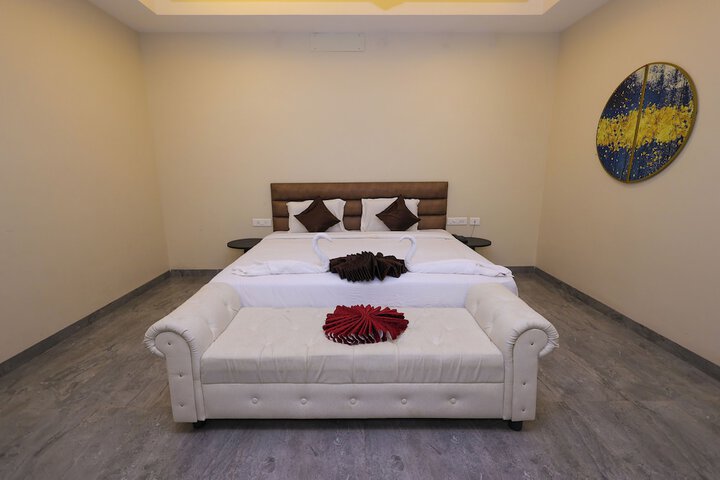 Room 13 of 50