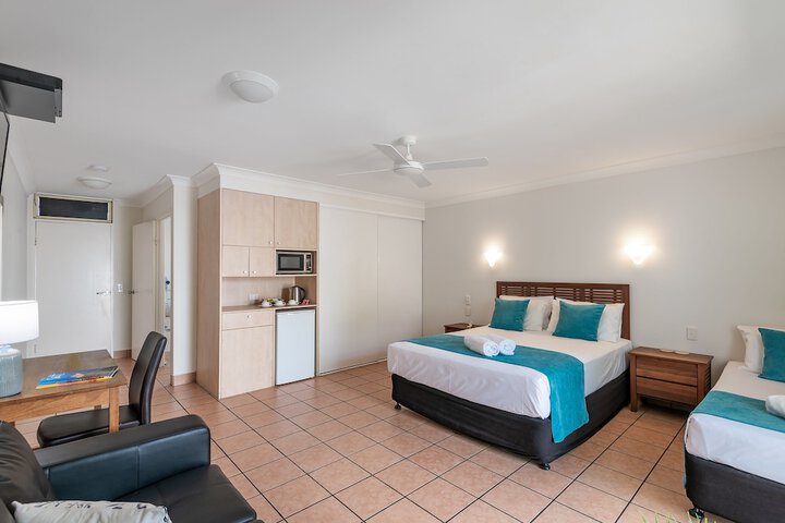 Room 3 of 25