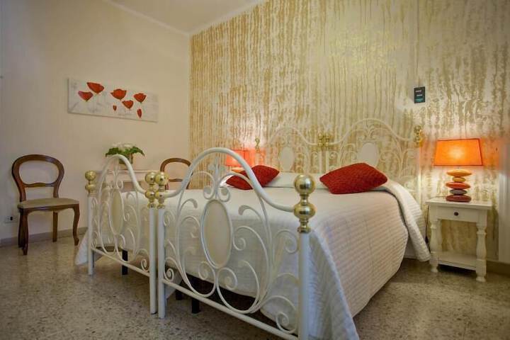 Room 2 of 16