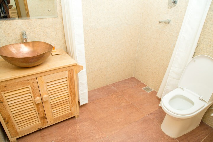 Room 25 of 49
