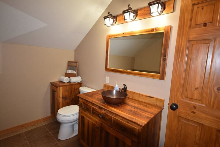 Room 2 of 19