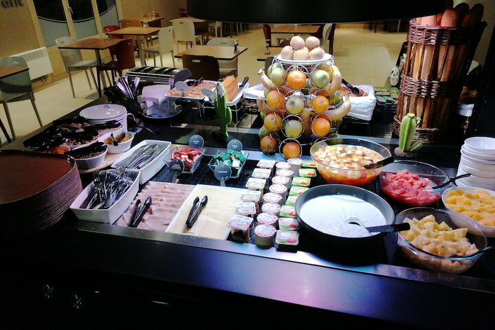 Breakfast/Coffee Service 19 of 83