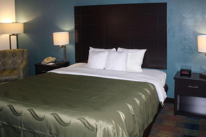 1 King Bed (7 of 11)