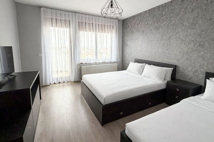 Room 11 of 38