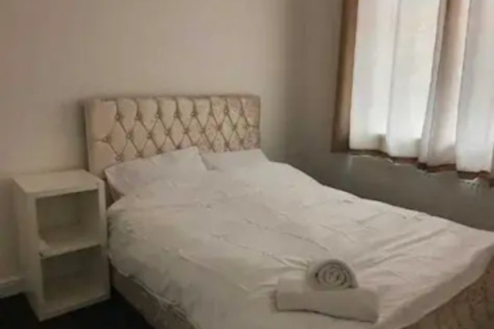 Room 5 of 20