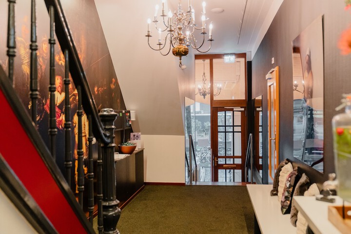 Entrance & Lobby