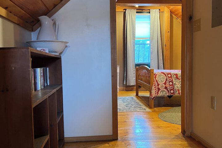 Room 23 of 103