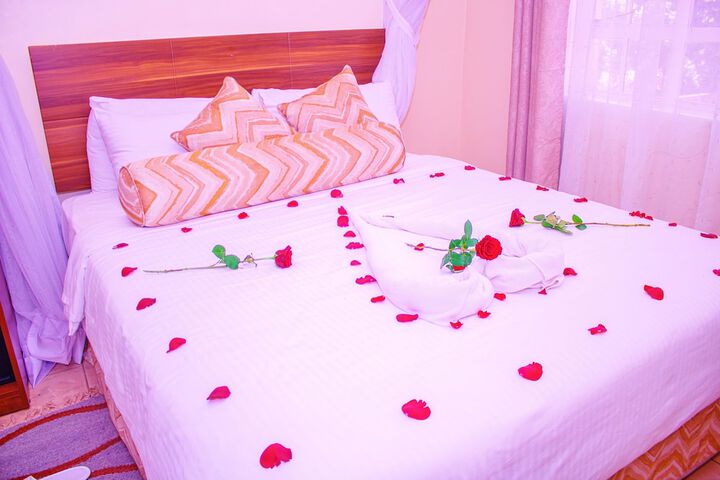 Room 3 of 7