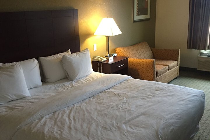 1 King Bed (1 of 8)