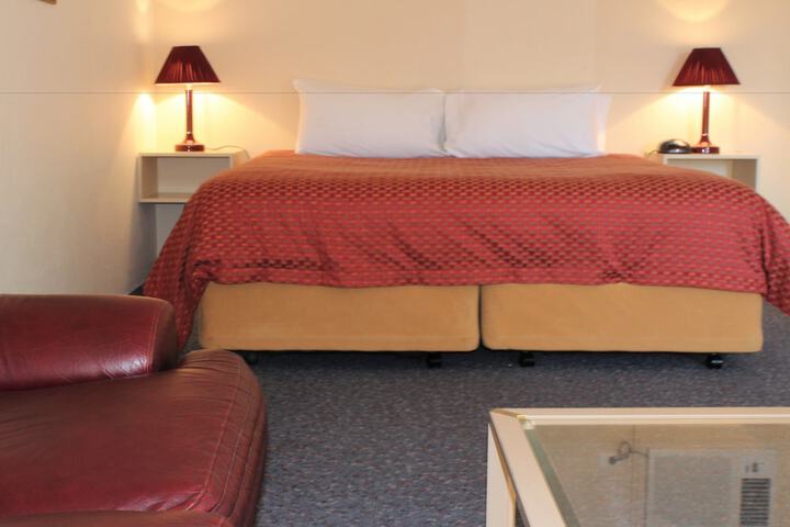 Room 13 of 36