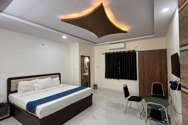 Room 10 of 34