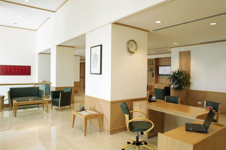 Business Center 127 of 136