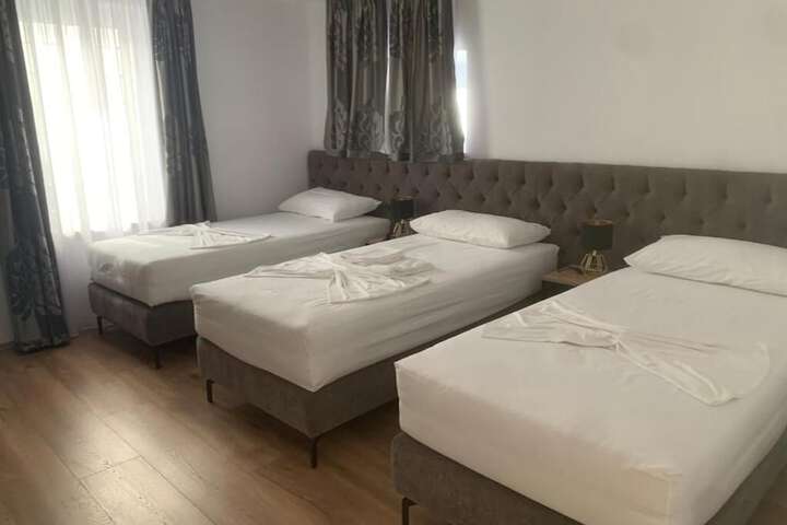 Room 5 of 37
