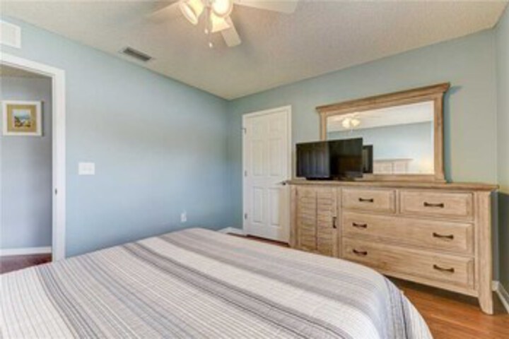 Room 29 of 35