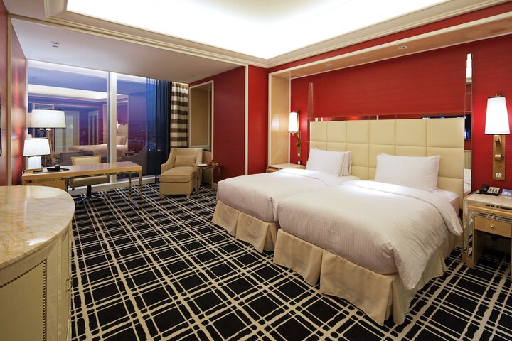 Room 3 of 42