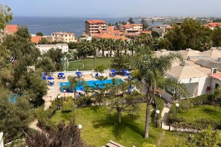 Hotel 4 of 6