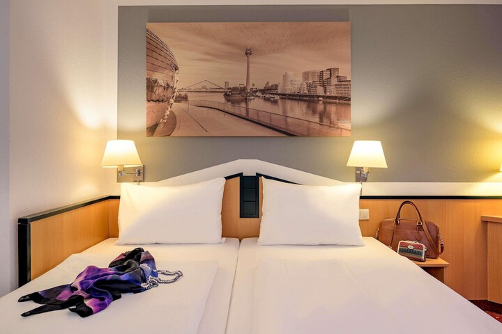 Room 19 of 43