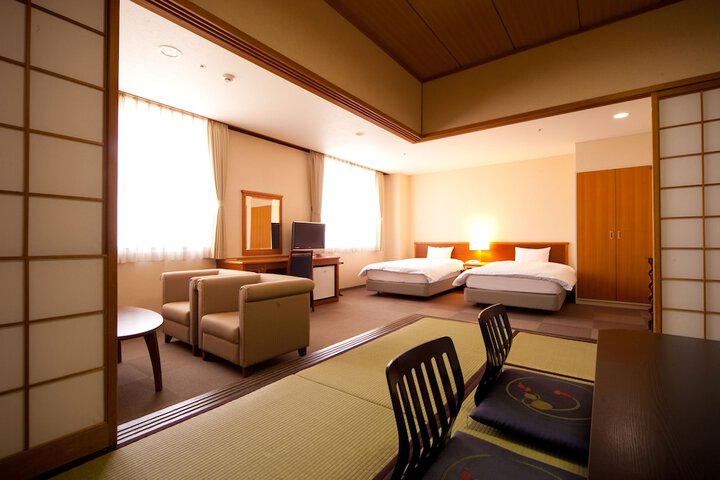 Room 7 of 75