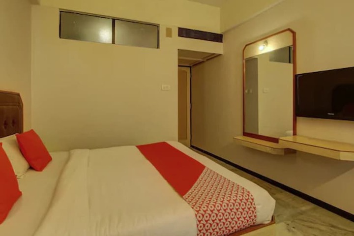 Room 17 of 38