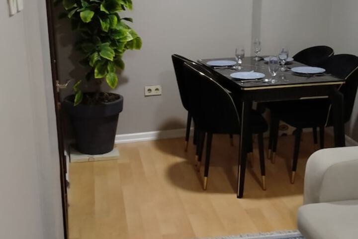 Room 9 of 75