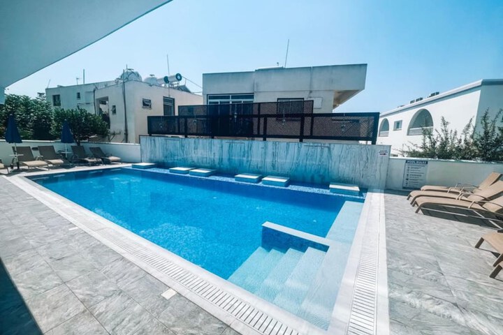 Pool 41 of 57