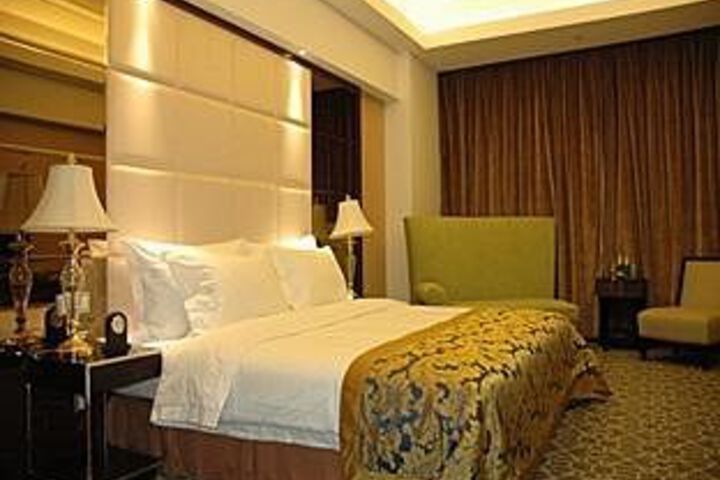 Room 3 of 24