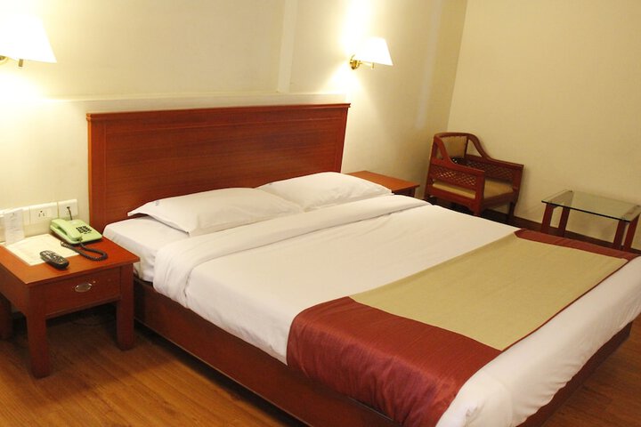 Room 4 of 20