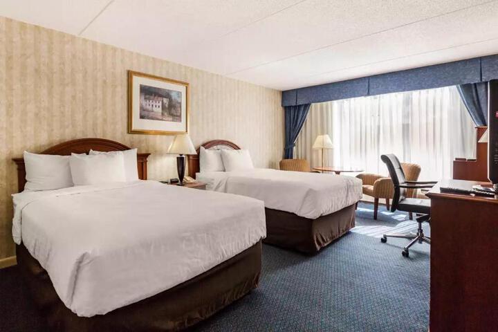 2 Double Beds (2 of 4)