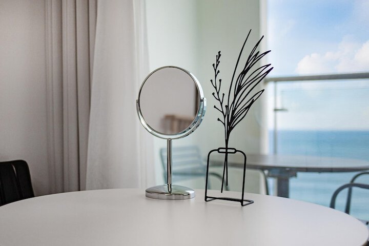 Room 561 of 640