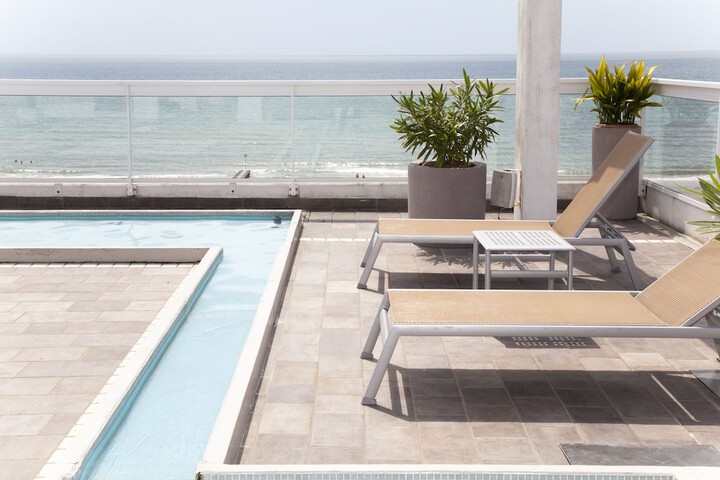 Sundeck 138 of 154