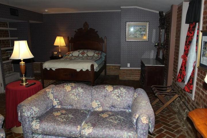 Room 52 of 109