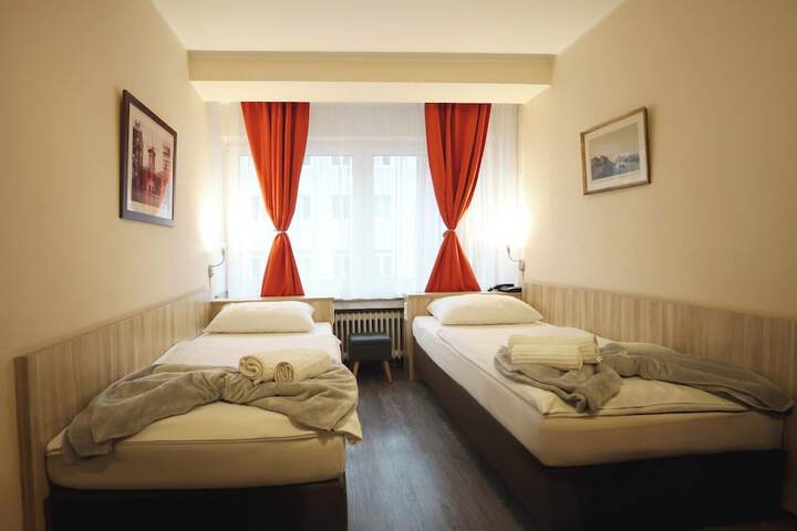 Room 4 of 20