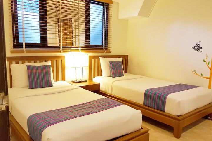 Room 25 of 436