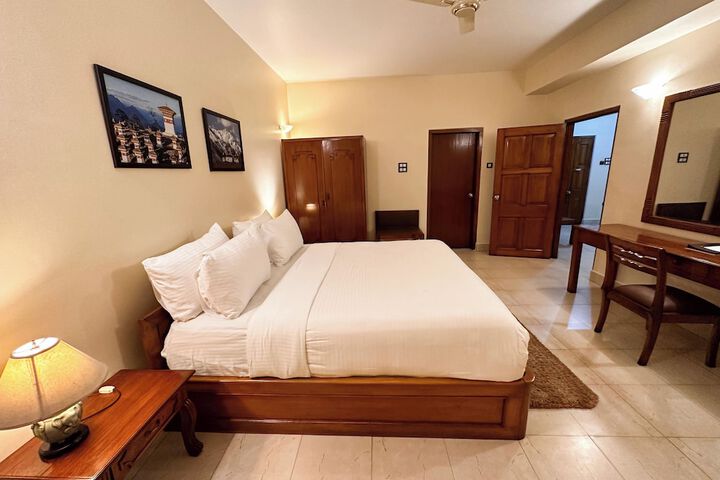 Room 8 of 37