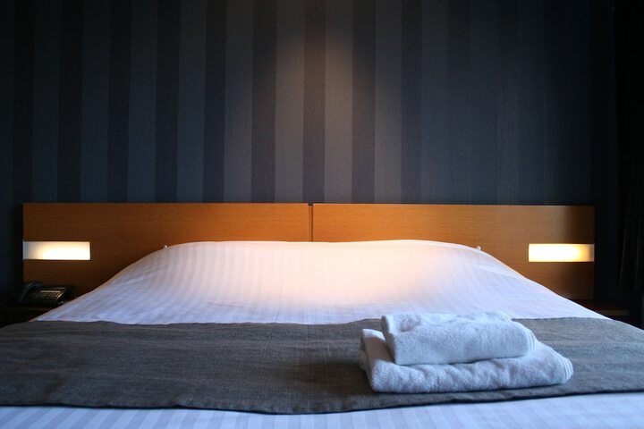 Room 5 of 36