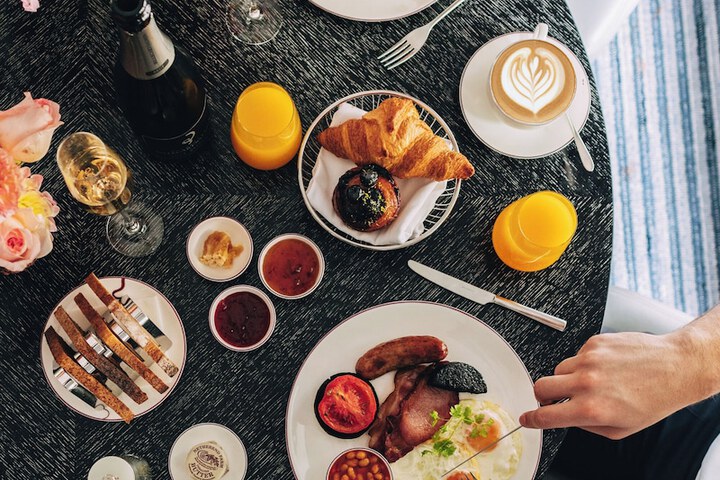 Breakfast/Coffee Service 71 of 84