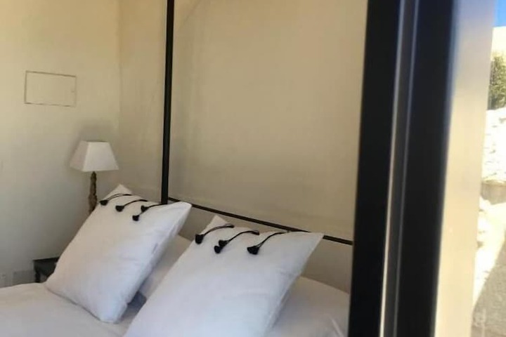 Room 6 of 116