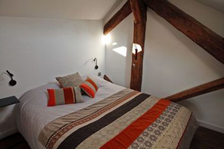 Room 9 of 17