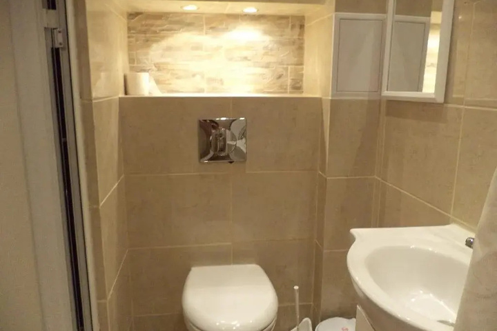 Room 6 of 36