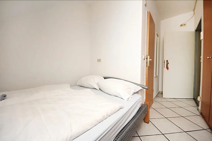 Room 2 of 9