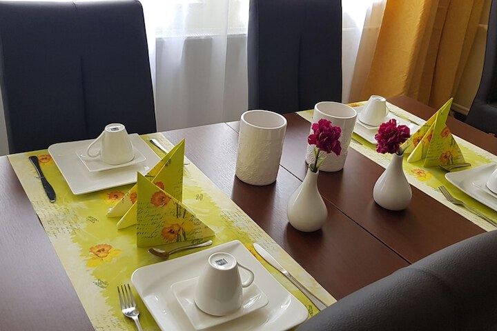 Breakfast/Coffee Service 60 of 79