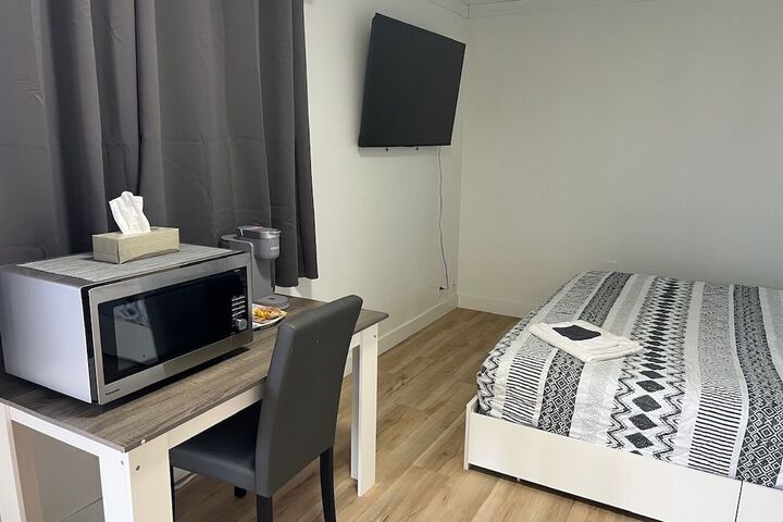 Room 3 of 70