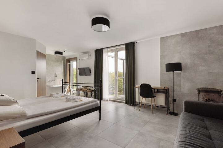 Room 8 of 20
