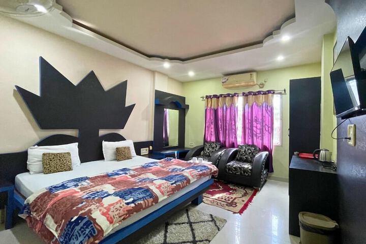 Room 53 of 94