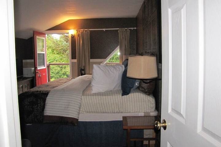Room 6 of 35