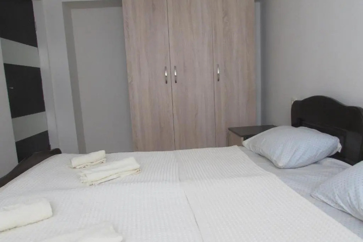 Room 5 of 20